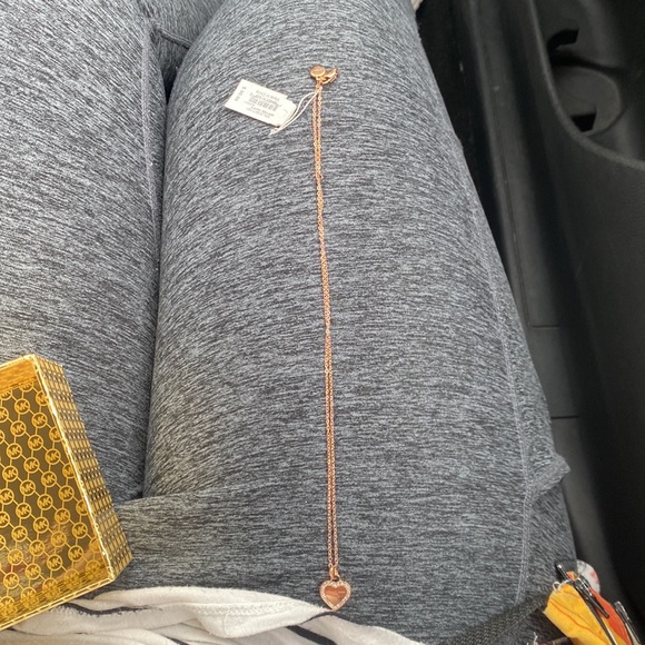 Michael kors necklace - Picture 2 of 3